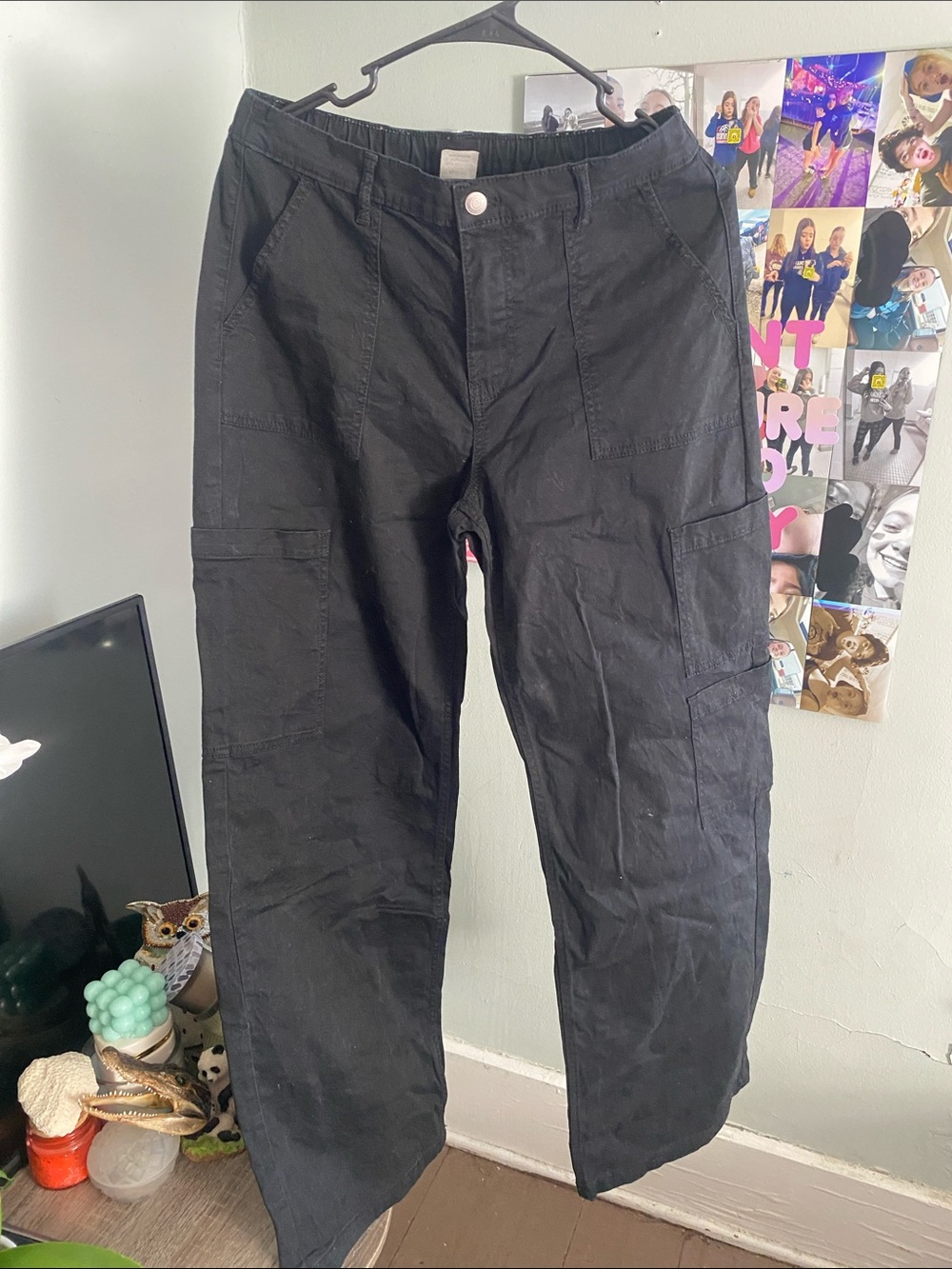 No Boundaries Black Men's Cargo Pants with Side Pockets
